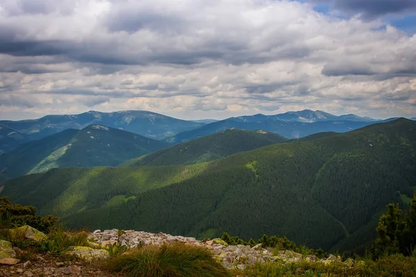 Schöne Berge Und Blauer Himmel Den Karpaten Ukraine — Stockfoto