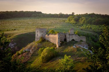 Kudryntsi tepe üzerinde kale kalıntıları. Podilia region, Ukrayna