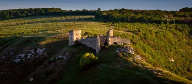 Kudryntsi tepe üzerinde kale kalıntıları. Podilia region, Ukrayna