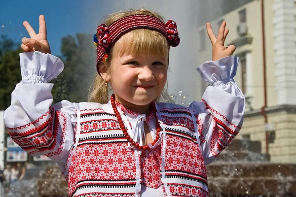 Khmelnitsky Ucrânia Agosto 2011 Uma Menina Roupas Tradicionais Ucranianas Feriado — Fotografia de Stock