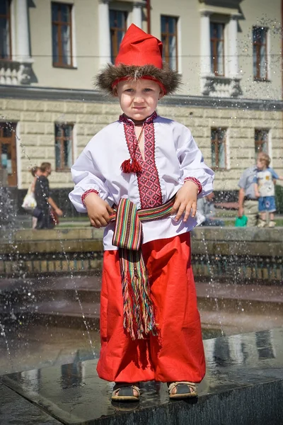 Khmelnitsky Ucraina Agosto 2011 Ragazzo Abiti Tradizionali Ucraini Vacanza Giorno — Foto Stock