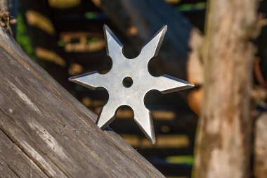 Shuriken (yıldız oluşturma), geleneksel Japon ninja soğuk silah