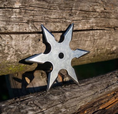 Shuriken (yıldız oluşturma), geleneksel Japon ninja soğuk silah