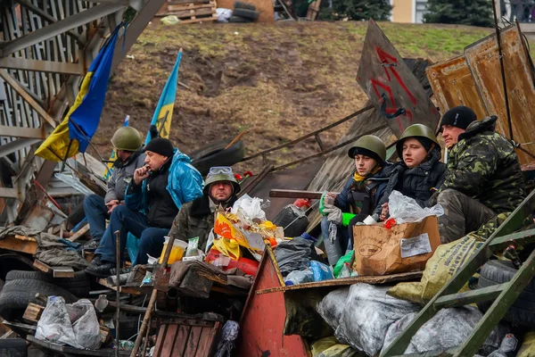 Kijów Ukraina Sty 2014 Ludzie Protestują Barykady Euromajdan — Zdjęcie stockowe