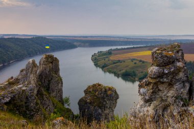 Tepeden manzara panorama görünümüne rezervuar üzerinde Dinyester Nehri, Ukrayna