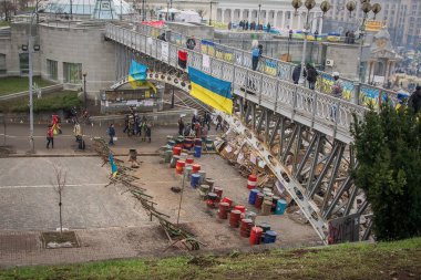 Kiev. Ukrayna. 19 Aralık 2013. Barikatlar sırasında Euromaydan ile şehrin merkezi sokak