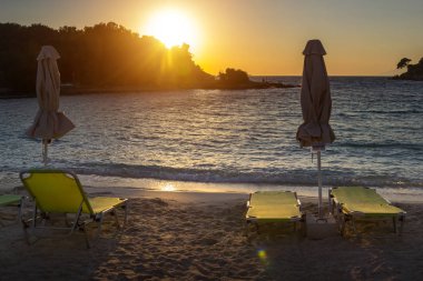 Arnavutluk'ta güzel plaj tatil için. İyonya Denizi