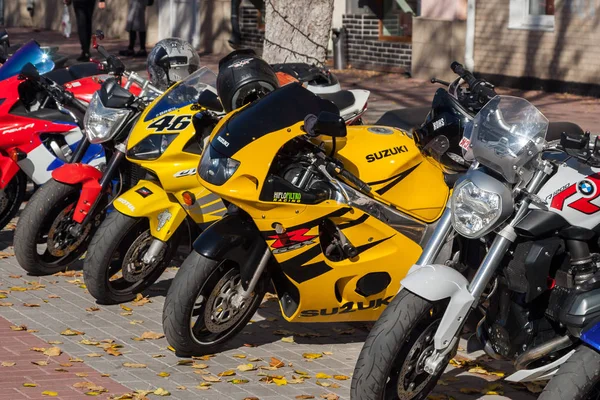 Ukrayna. Khmelnitsky. 13 Ekim 2018. Motosiklet motosiklet sezon sonbahar kapatma