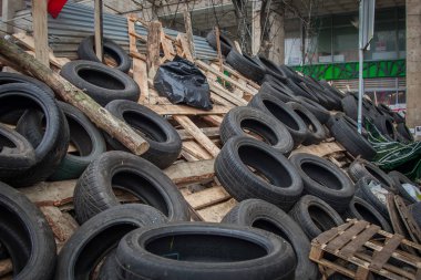 Kiev. Ukrayna. 19 Aralık 2013. Barikatlar sırasında Euromaydan ile şehrin merkezi sokak.