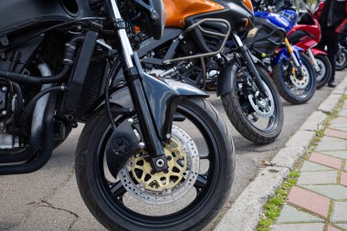 Ukrayna. Khmelnitsky' yi. 20 Nisan 2019. İlkbaharda motosikletler 