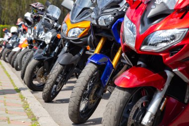 Ukrayna. Khmelnitsky' yi. 20 Nisan 2019. İlkbaharda motosikletler 