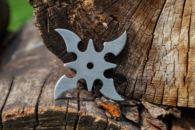 Shuriken (yıldız oluşturma), geleneksel Japon ninja soğuk silah