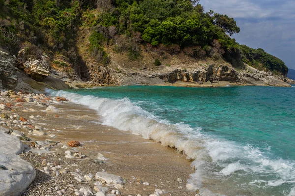 Beautiful beach for a holiday in Albania. Ionian Sea — Stock Photo, Image