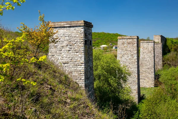 Oud Viaduct Onafgewerkte Spoorbrug Van Steen — Stockfoto