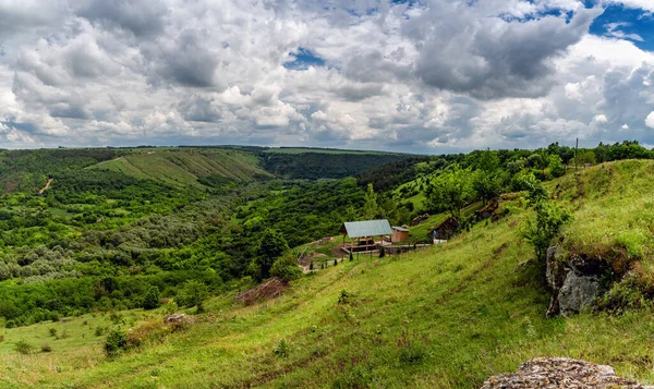 Kanyon Üzerinde Güzel Bir Gün Yazın Avrupa Gezisi — Stok fotoğraf