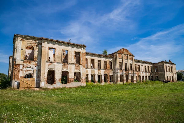 Stary Opuszczony Pałac Izyaslav Ukraina — Zdjęcie stockowe