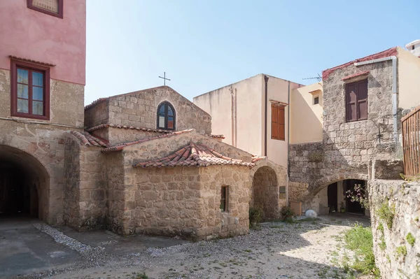 Rhodes Griekenland 2018 Weinig Grieks Orthodoxe Kerk Omgeven Door Residentiële — Stockfoto