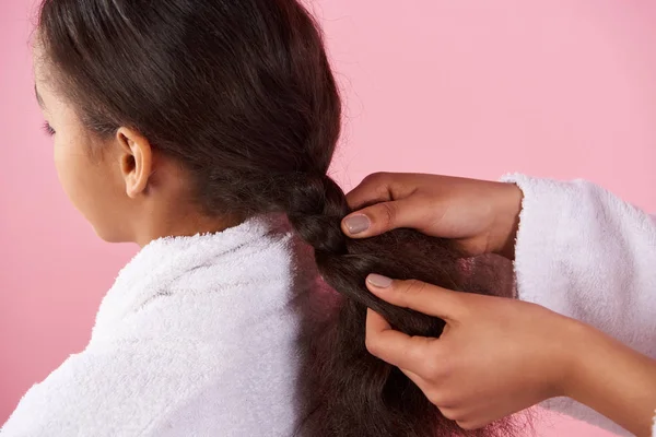 De cerca. trenzas madre afroamericanas trenzas —  Fotos de Stock