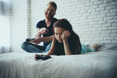 Joystick ile mutlu baba video oyununda kazandım