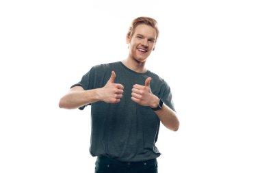 Mutlu adam çift başparmak yukarı gülümseyen portresi