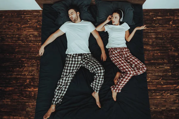 Couple Lying Bed Couple Young Beautiful Woman Man Man Sleeping — Stock Photo, Image