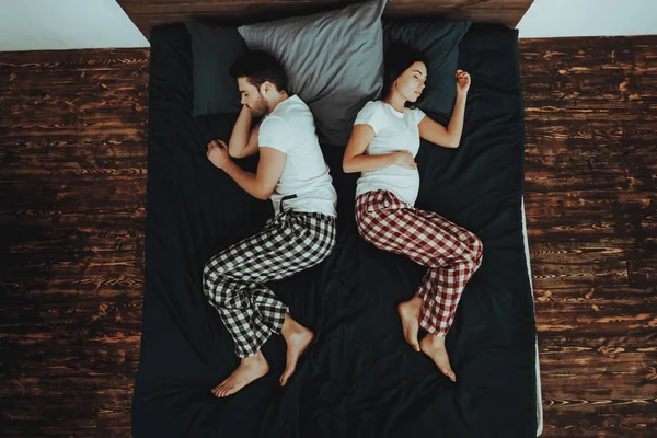 Casal Está Deitado Dormindo Cama Casal Jovem Mulher Bonita Homem — Fotografia de Stock