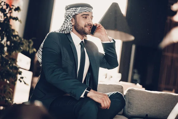 Арабский Бизнесмен Человек Черном Костюме Опытный Предприниматель Успешный Молодой Человек — стоковое фото