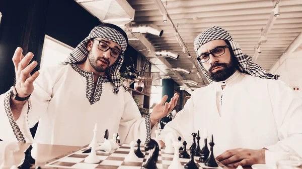 Arabische Zakenman Mannen Witte Kleren Dragen Ervaren Ondernemer Succesvolle Jonge — Stockfoto