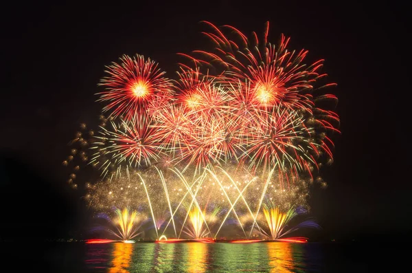 Buntes Feuerwerk Schwarzen Himmel — Stockfoto