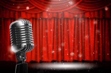 Retro mikrofon kırmızı perde arka plan, vintage müzik kavramı üzerinden