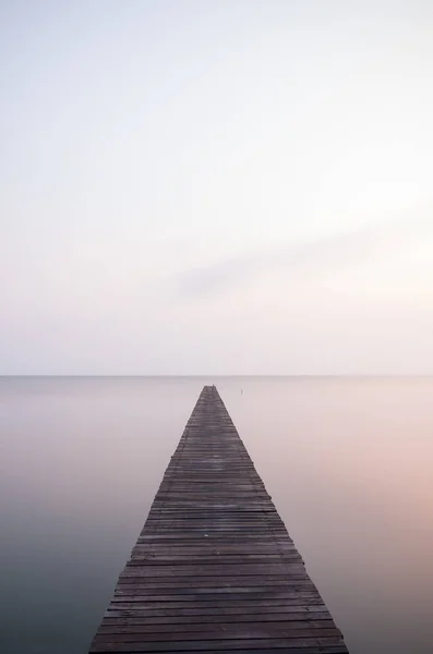 Dřevěný Most Vedoucí Moři Mangrovových Lesů Most — Stock fotografie