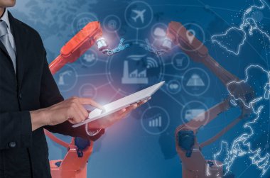 Sanayi 4.0 kavramı, akıllı fabrika Internet üzerinde kontrole sahip. Smartphone durumu ve teknolojileri imalat simgesi akış otomasyonu ve veri değişimi ile sipariş denetlemek için kullanın.
