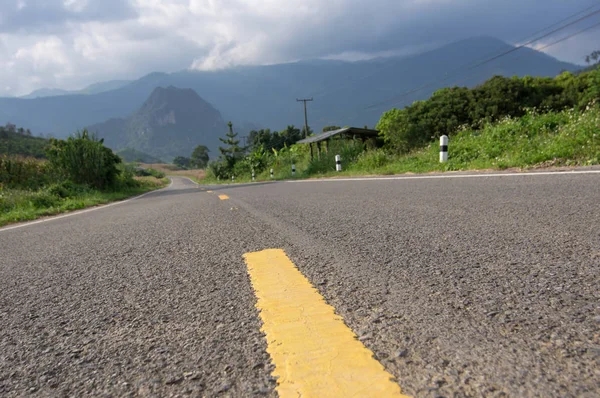Carretera Vacía Con Hermoso Paisaje Nan Tailandia —  Fotos de Stock