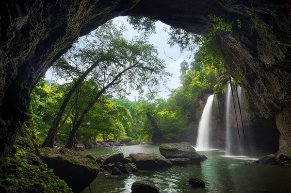 Caverna Heo Suwat Cachoeira Parque Nacional Khao Yai Tailândia — Fotografia de Stock