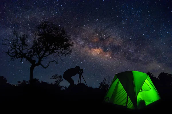 Vía Láctea Con Estrellas Carpa Primer Plano Camping Traveler Norte — Foto de Stock