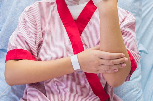 Pacientes Femeninas Con Dolor Brazo Hospital —  Fotos de Stock