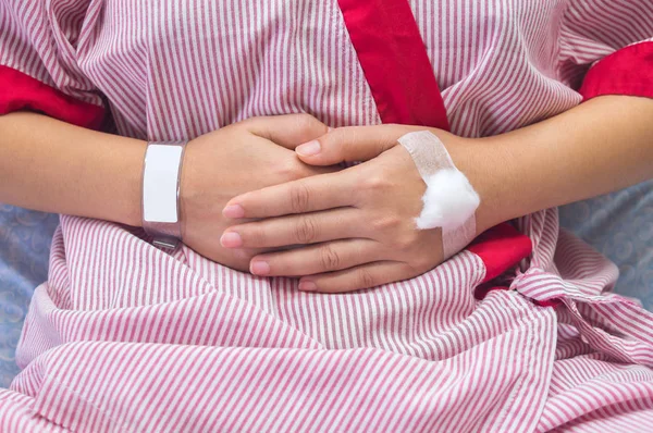 Mujer Con Dolor Estómago Habitación Del Hospital —  Fotos de Stock