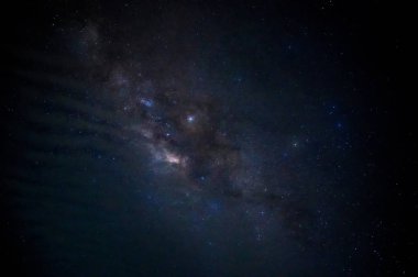 Samanyolu bulut, uzun hız pozlama arkasında detay.