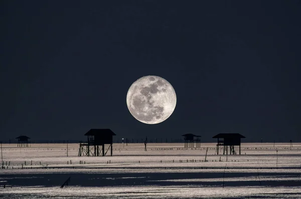 Úplněk Soumraku Nad Domem Moři Bang Spása Petchaburi Thajsko Asie — Stock fotografie