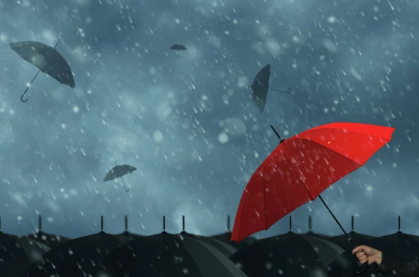 Protección Datos Que Protege Paraguas Rojo Una Tormenta — Foto de Stock