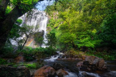 Tayland, Klong lan şelale orman şelale.