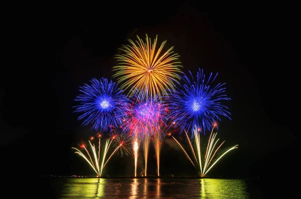 Feux Artifice Colorés Sur Fond Ciel Noir — Photo