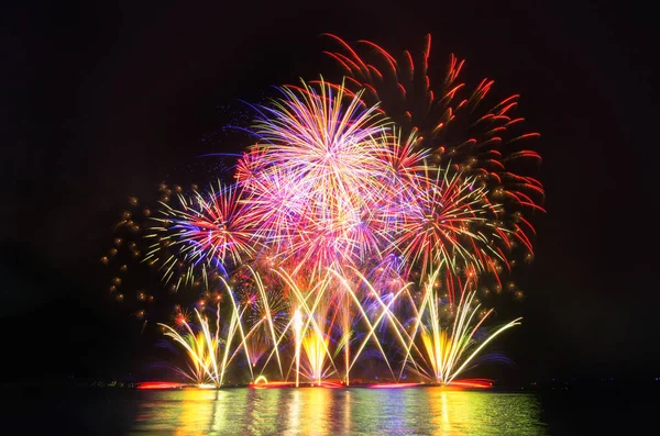 Buntes Feuerwerk Schwarzen Himmel — Stockfoto