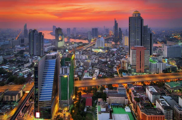曼谷现代办公大楼鸟瞰图 城市公寓与日落天空 地平线 曼谷城市泰国 Hdr — 图库照片