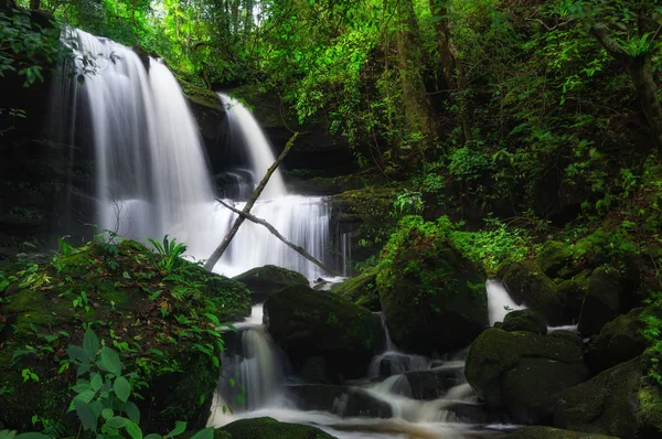 Człowiek Daeng Wodospad Wodospad Jesień Kolor Zmienić Piękna Przyrody — Zdjęcie stockowe