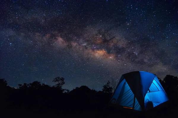 Láctea Com Estrelas Tenda Primeiro Plano Família Camping Norte Tailândia — Fotografia de Stock