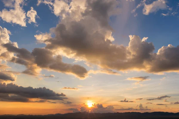 Wunderschöner Abendhimmel Für Eine Szene Hintergrund — Stockfoto