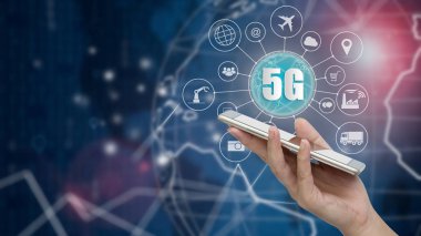 El şehir ve iletişim ağı ile smartphone akıllı ve nesneleri birbirine, Bağlan global kablosuz aygıtları bağlama simgesi 5g ağ kablosuz sistemler ve şeylerin, Internet.