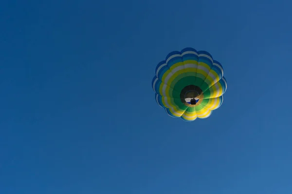 Gyönyörű Színű Több Forró Levegő Léggömb Kék Égen Ballon Fesztivál — Stock Fotó