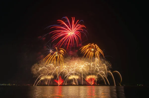 Fuegos Artificiales Colores Fondo Del Cielo Negro — Foto de Stock